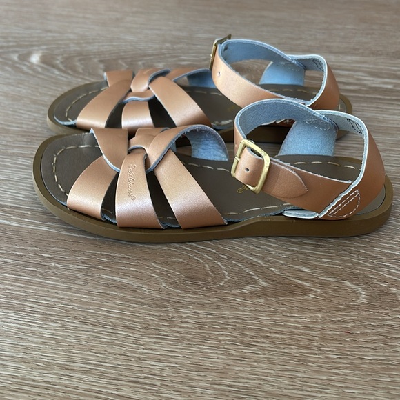 ORIGINAL SALT WATER Sandals By Hoy in Rose Gold Girls Size 12 - Picture 2 of 6